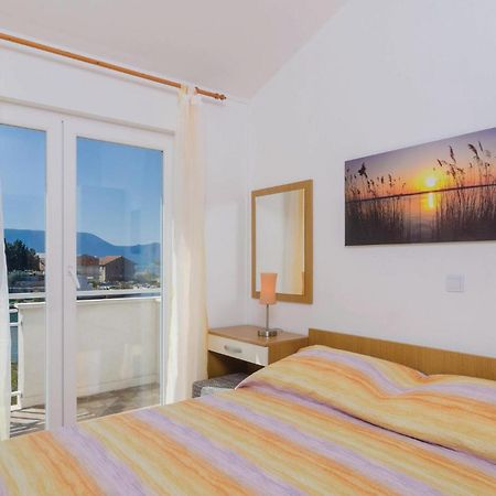 Nice Apartment In Blace With Wifi エクステリア 写真