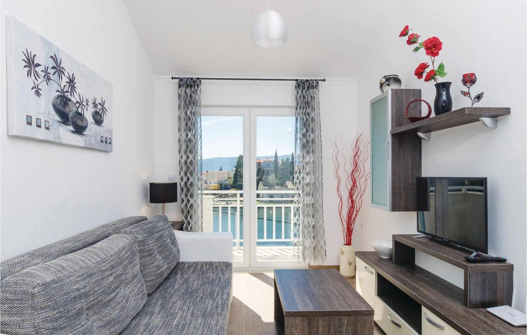 Nice Apartment In Blace With Wifi エクステリア 写真